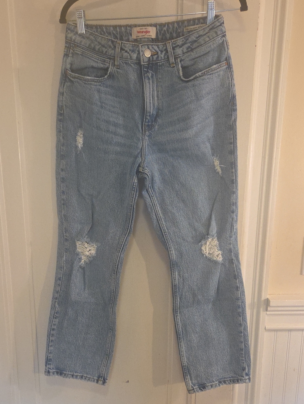 Wrangler Women's Light Wash Straight-Leg Jeans with Distressed Knees